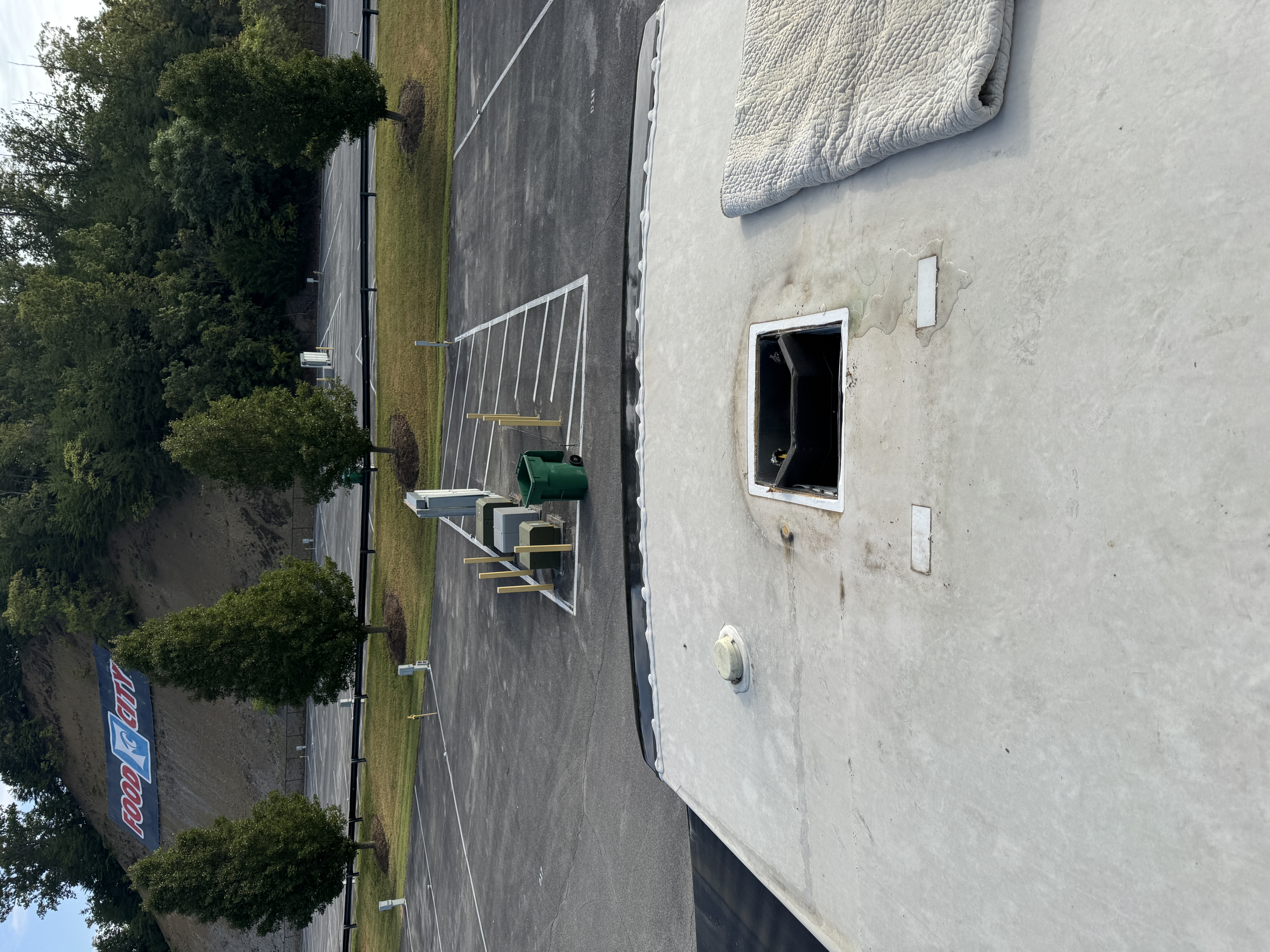 Air conditioner repair photo 2 on Brinkley fifth wheel in Bristol, Tennessee
