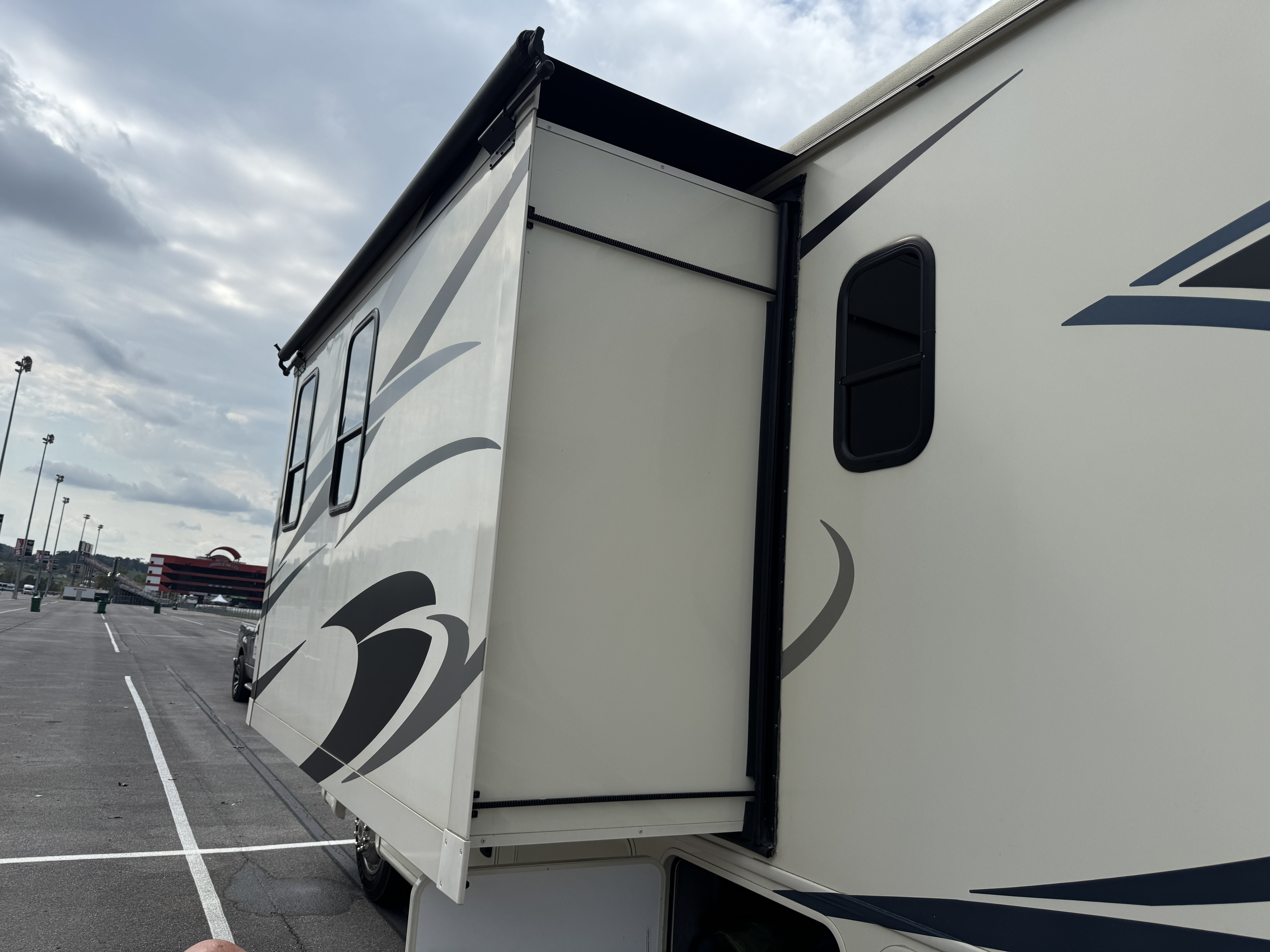 Slide-out repair photo 1 on Forest River FR3 motorhome in Bristol, Tennessee