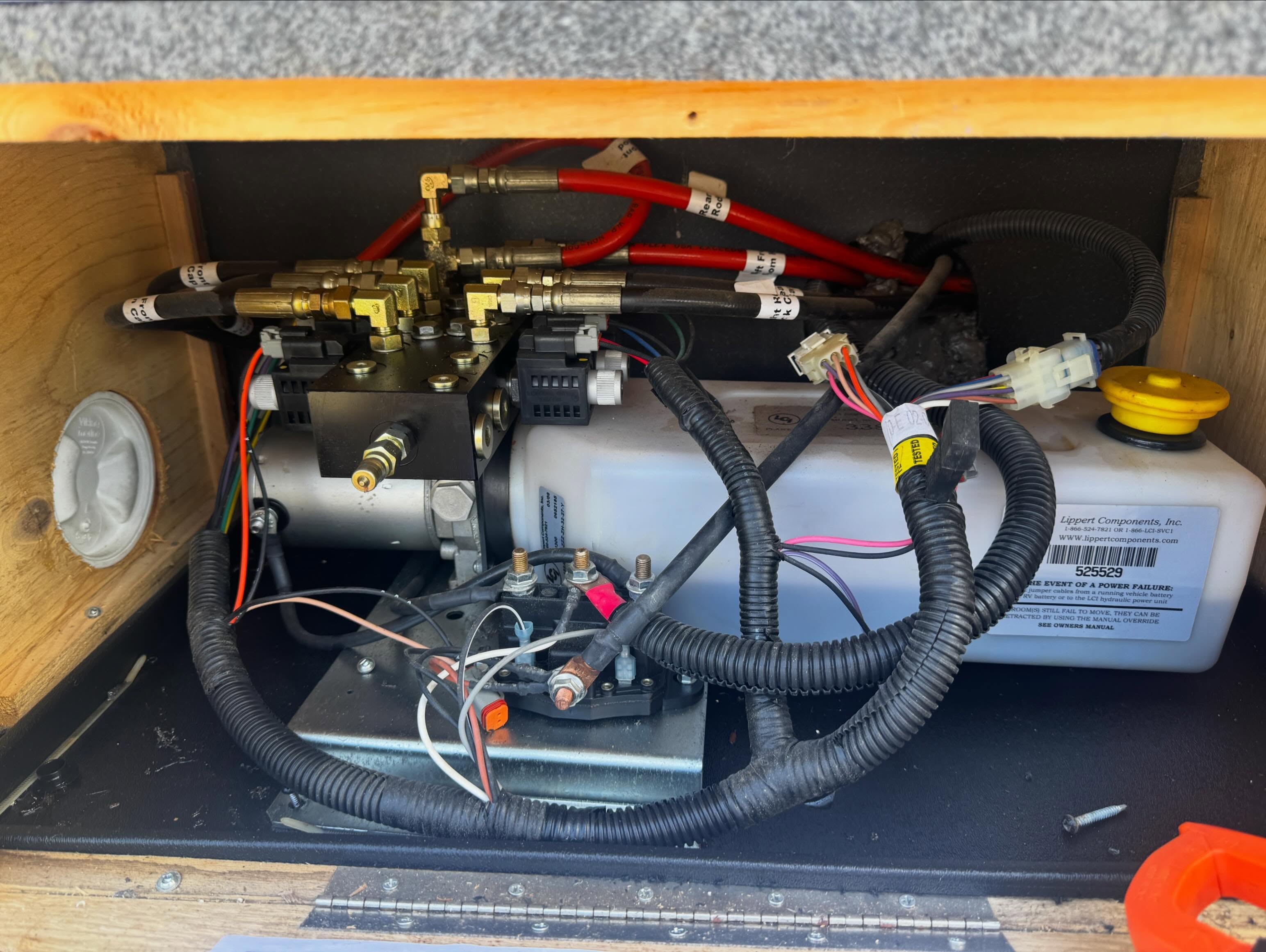 Slide-out repair photo 1 on RV in Bristol, Tennessee