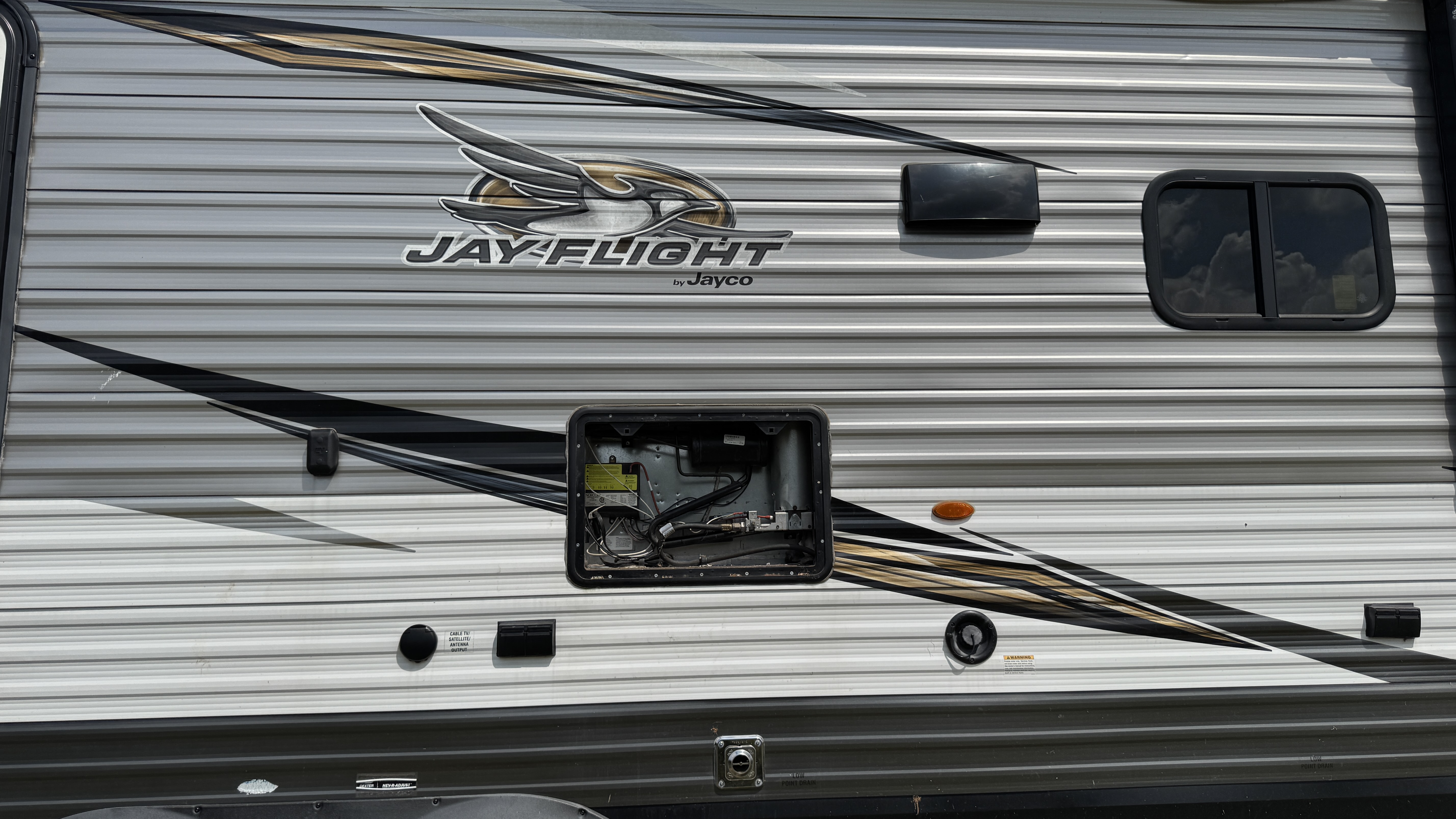 Refrigerator repair photo 8 on Travel Trailer in Bristol, Tennessee