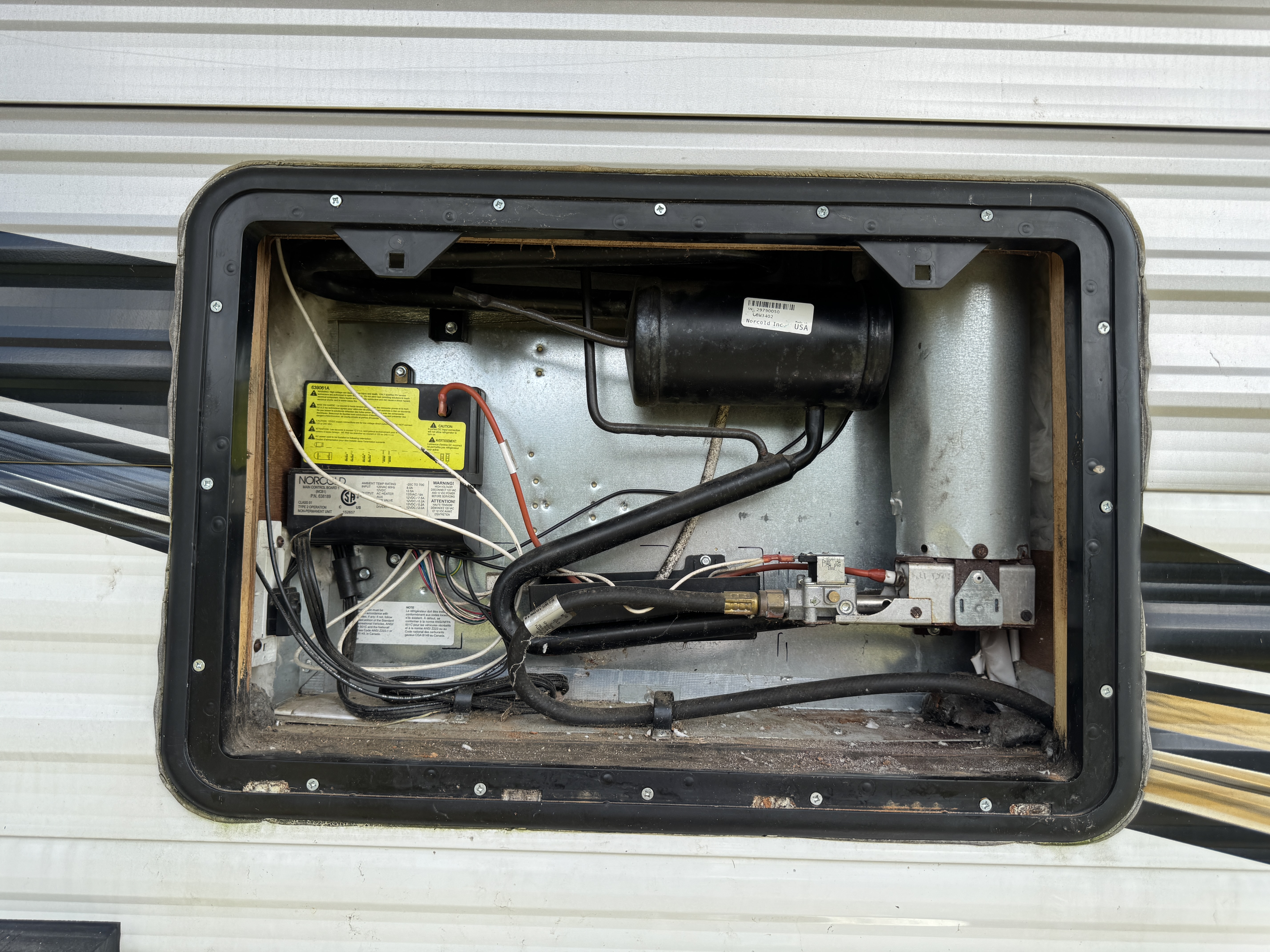 Refrigerator repair photo 5 on Travel Trailer in Bristol, Tennessee