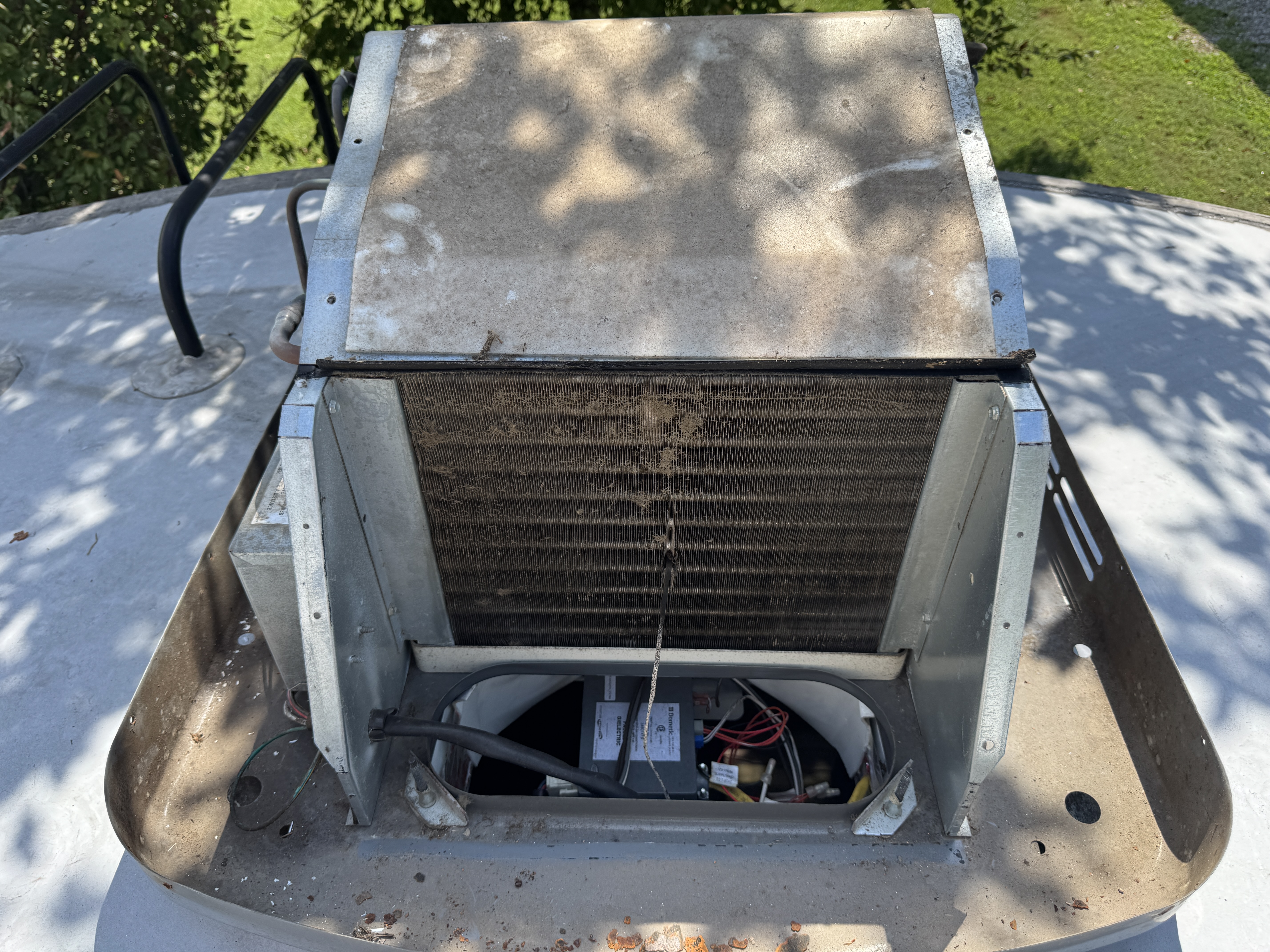 Air conditioner repair photo 1 on Fifth wheel in Bristol, Tennessee