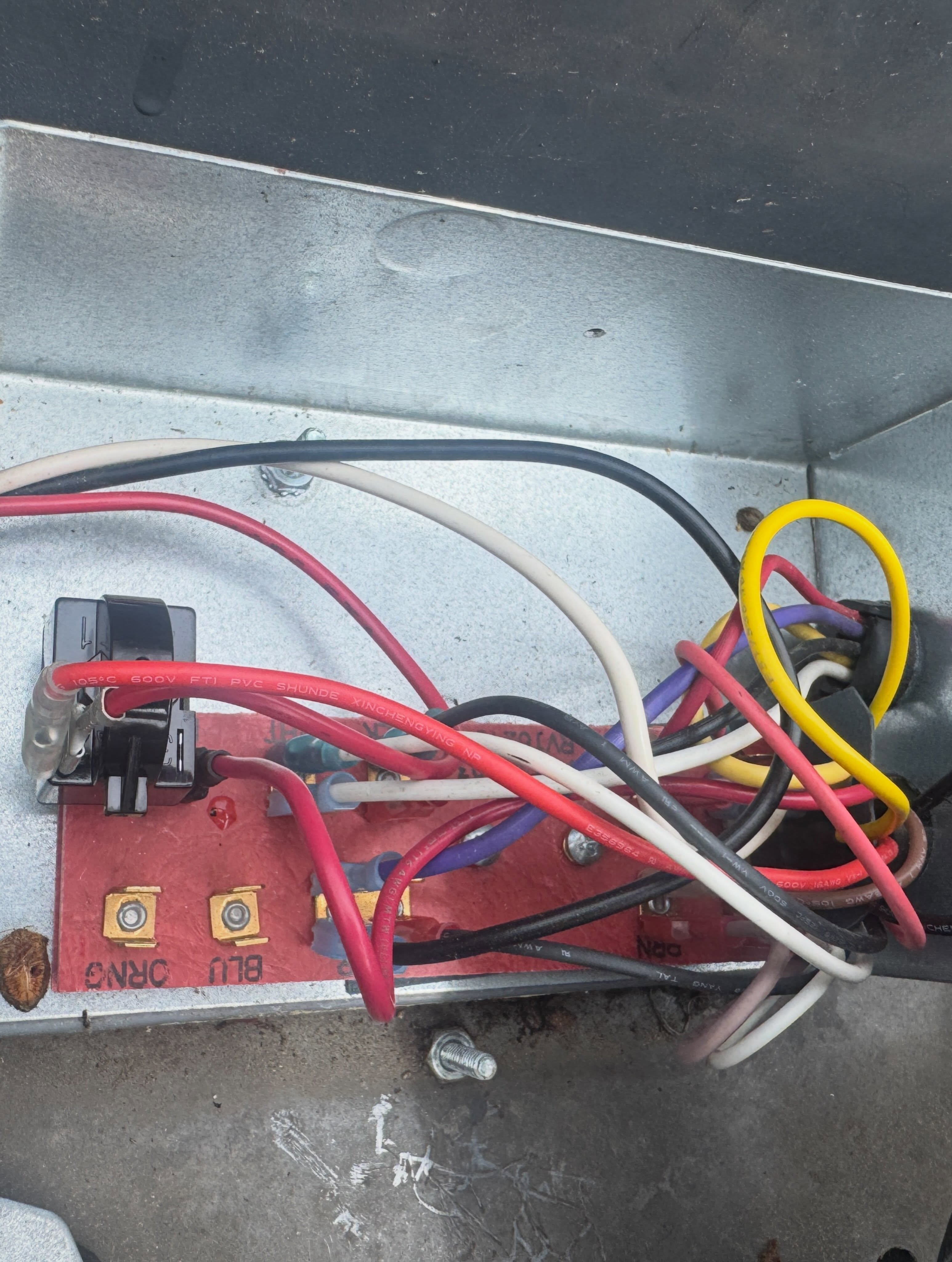 Air conditioner repair photo 3 on RV with Coleman-Mach 8 rooftop air conditioner in Butler, Tennessee