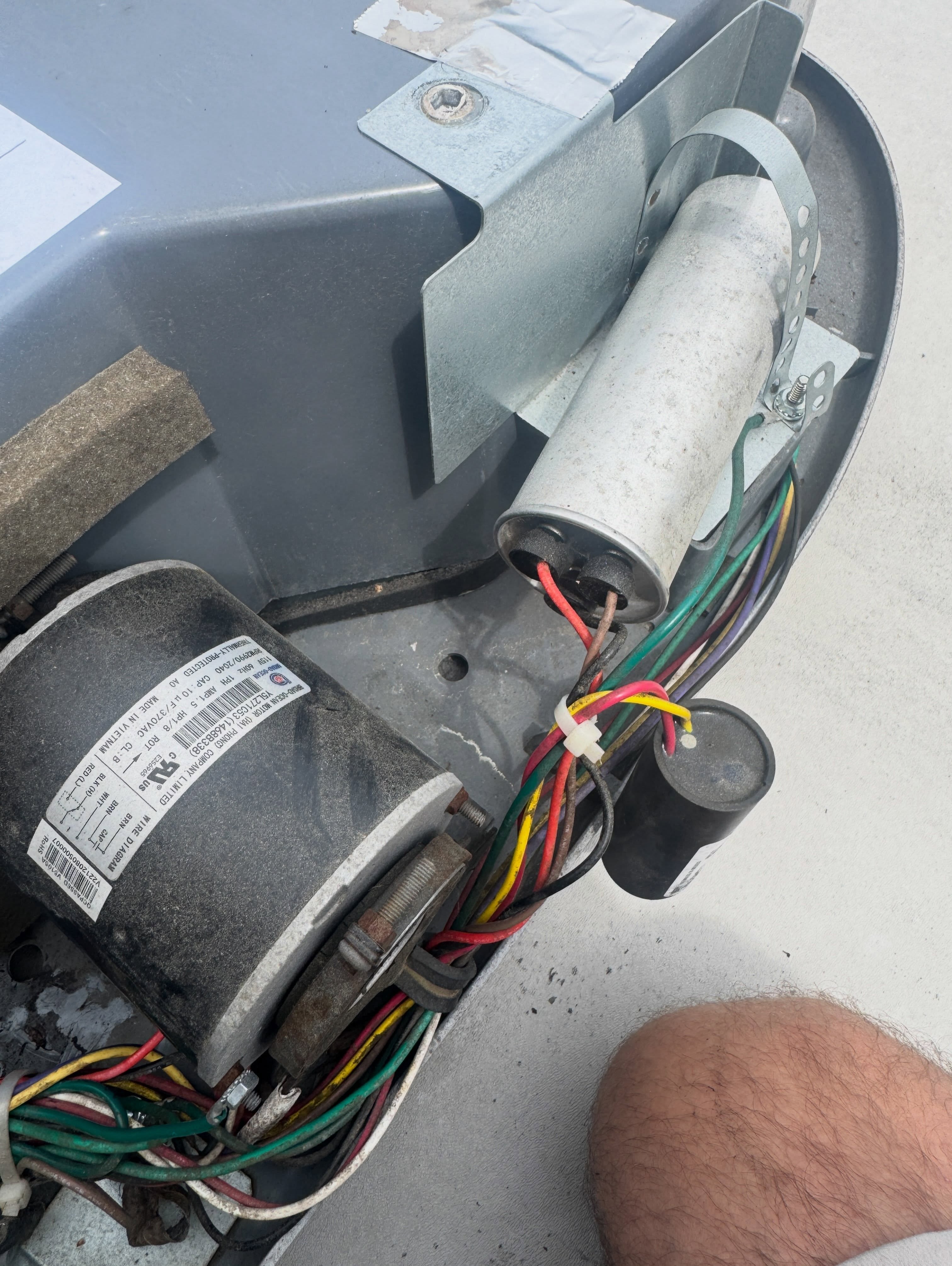 Air conditioner repair photo 2 on RV with Coleman-Mach 8 rooftop air conditioner in Butler, Tennessee