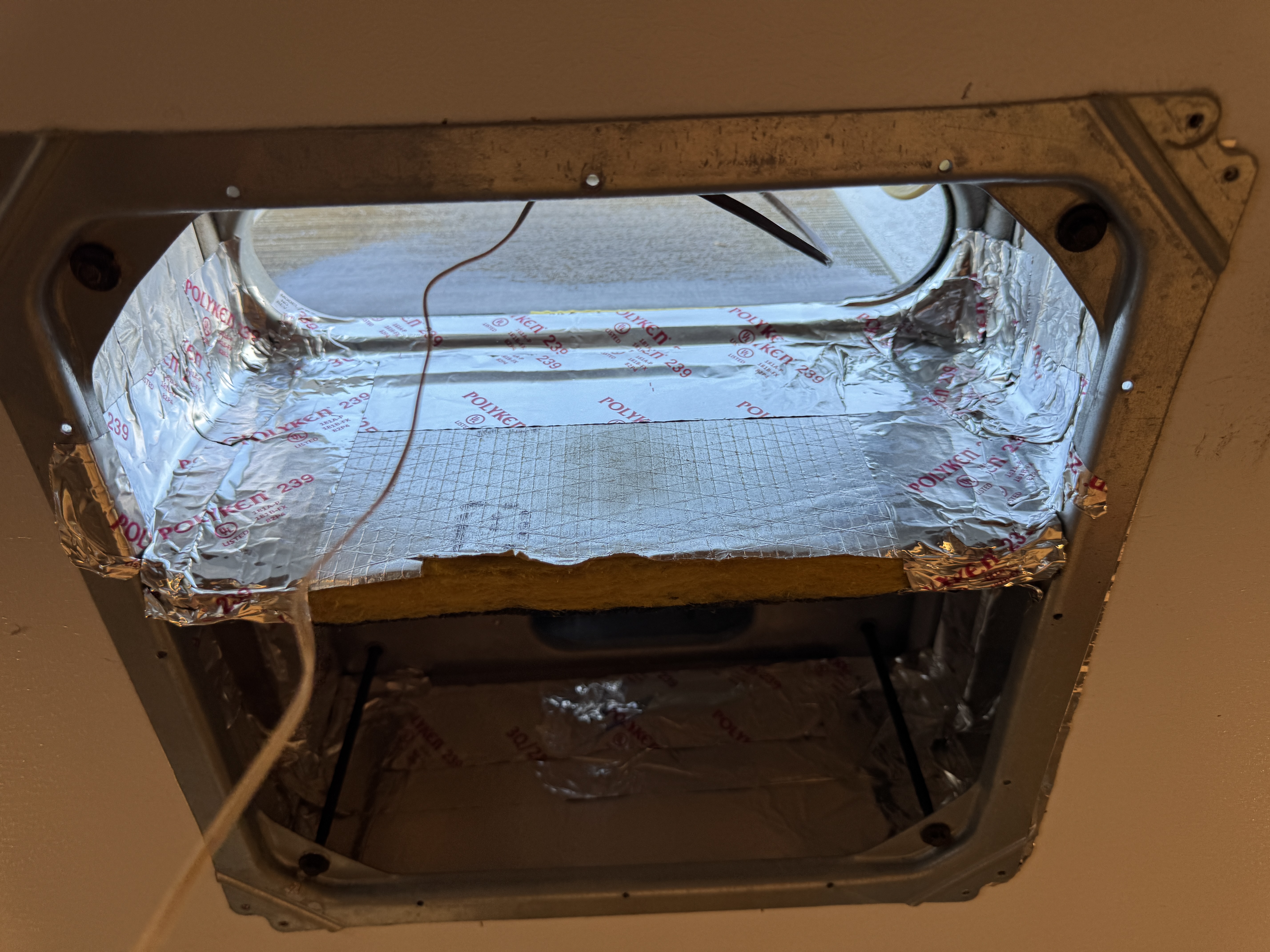 Air conditioner repair photo 7 on 2021 Vengeance Rogue toy hauler — Coleman Mach 15, part #48254-666 in Bristol, Tennessee