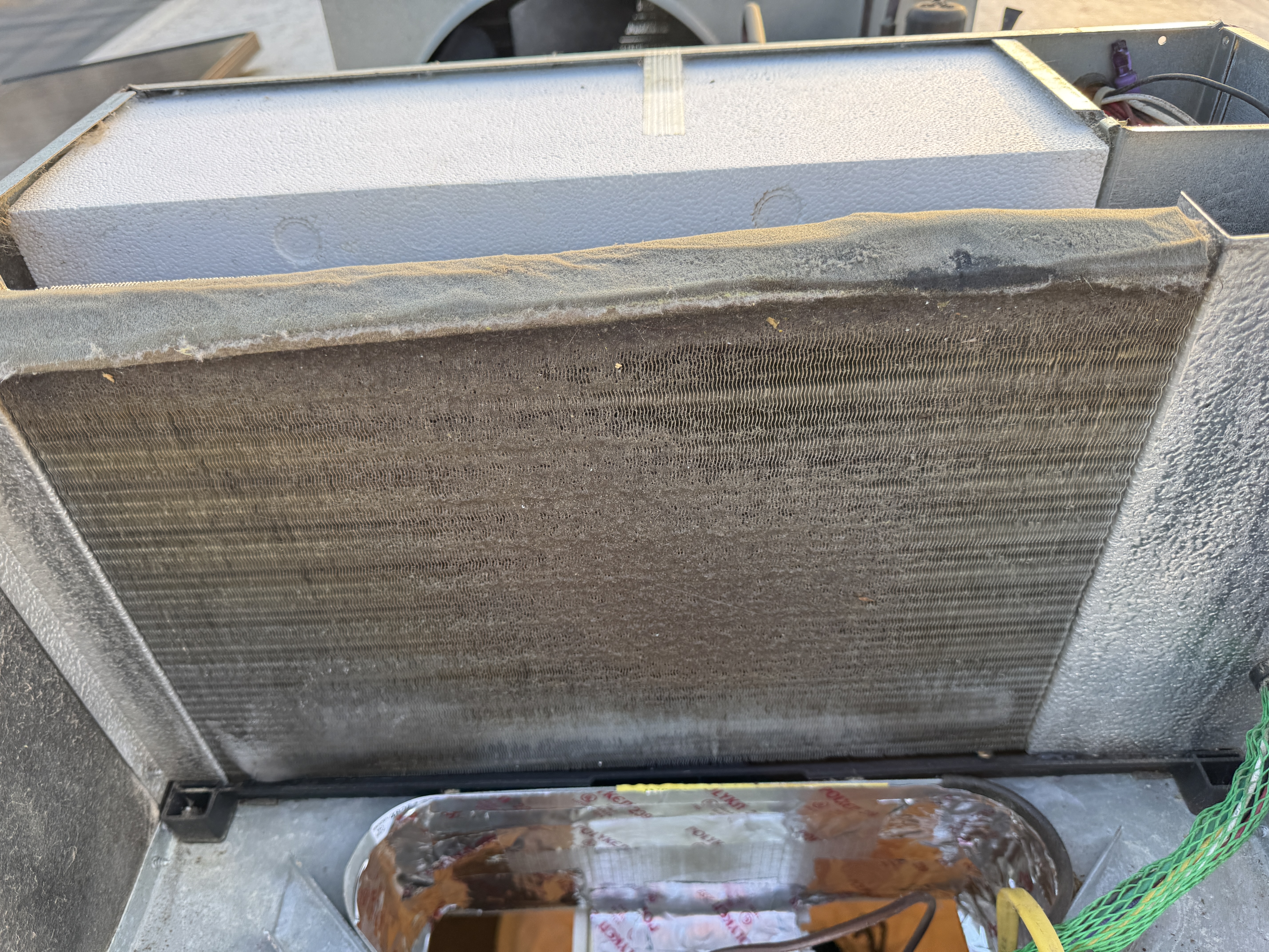 Air conditioner repair photo 8 on 2021 Vengeance Rogue toy hauler — Coleman Mach 15, part #48254-666 in Bristol, Tennessee