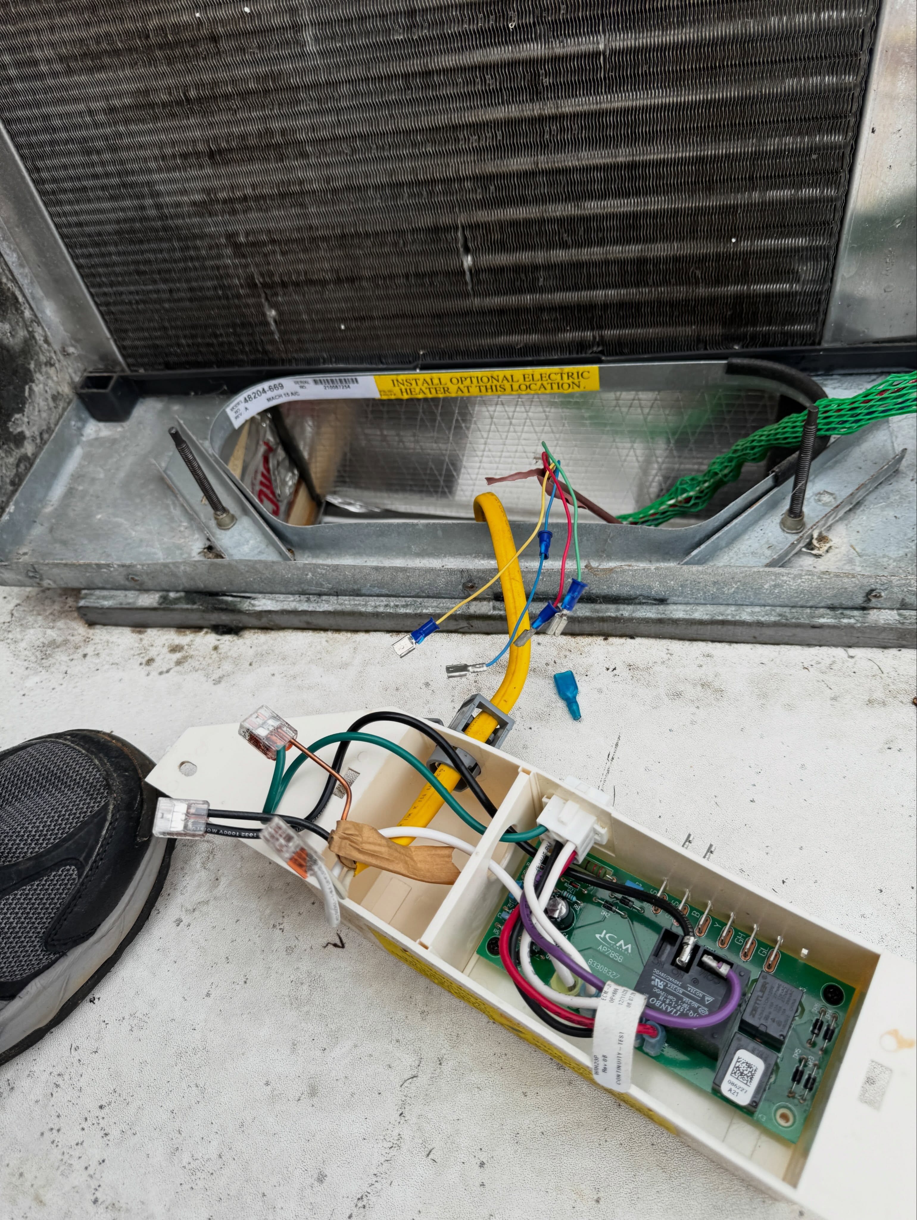 Air conditioner repair photo 7 on RV in Kingsport, Tennessee
