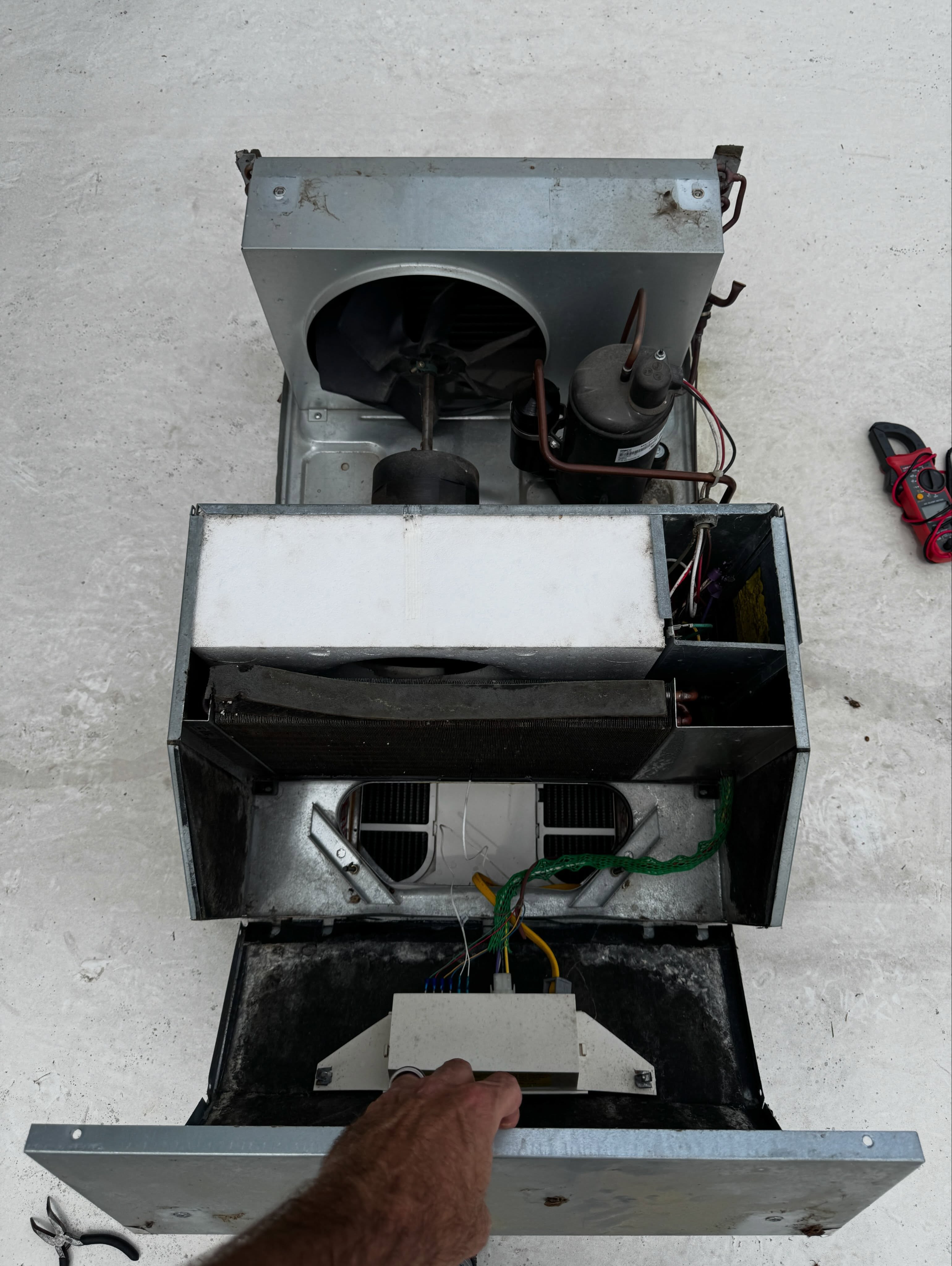 Air conditioner repair photo 1 on RV in Kingsport, Tennessee