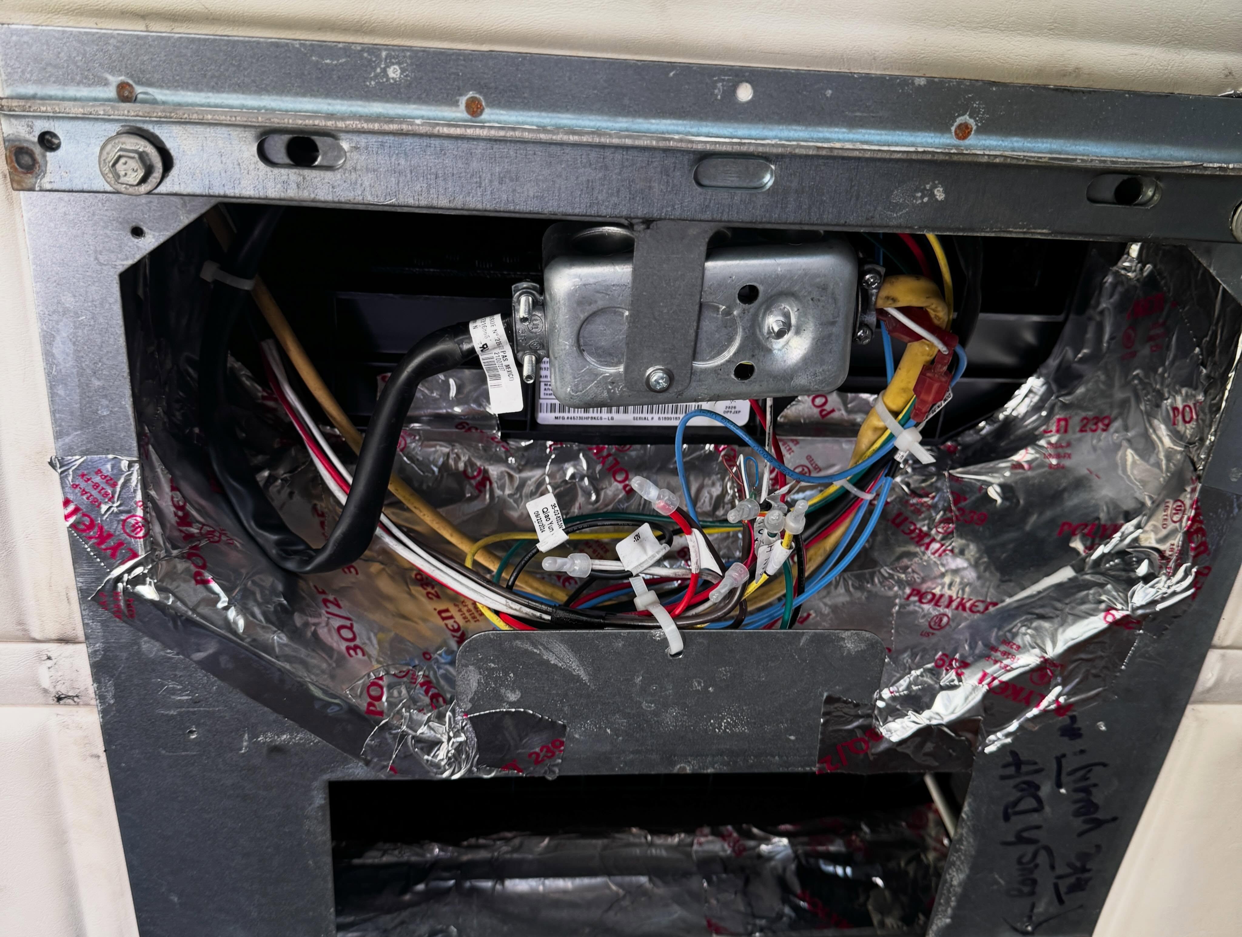 Air conditioner repair photo 7 on Motorhome in Jonesborough, Tennessee