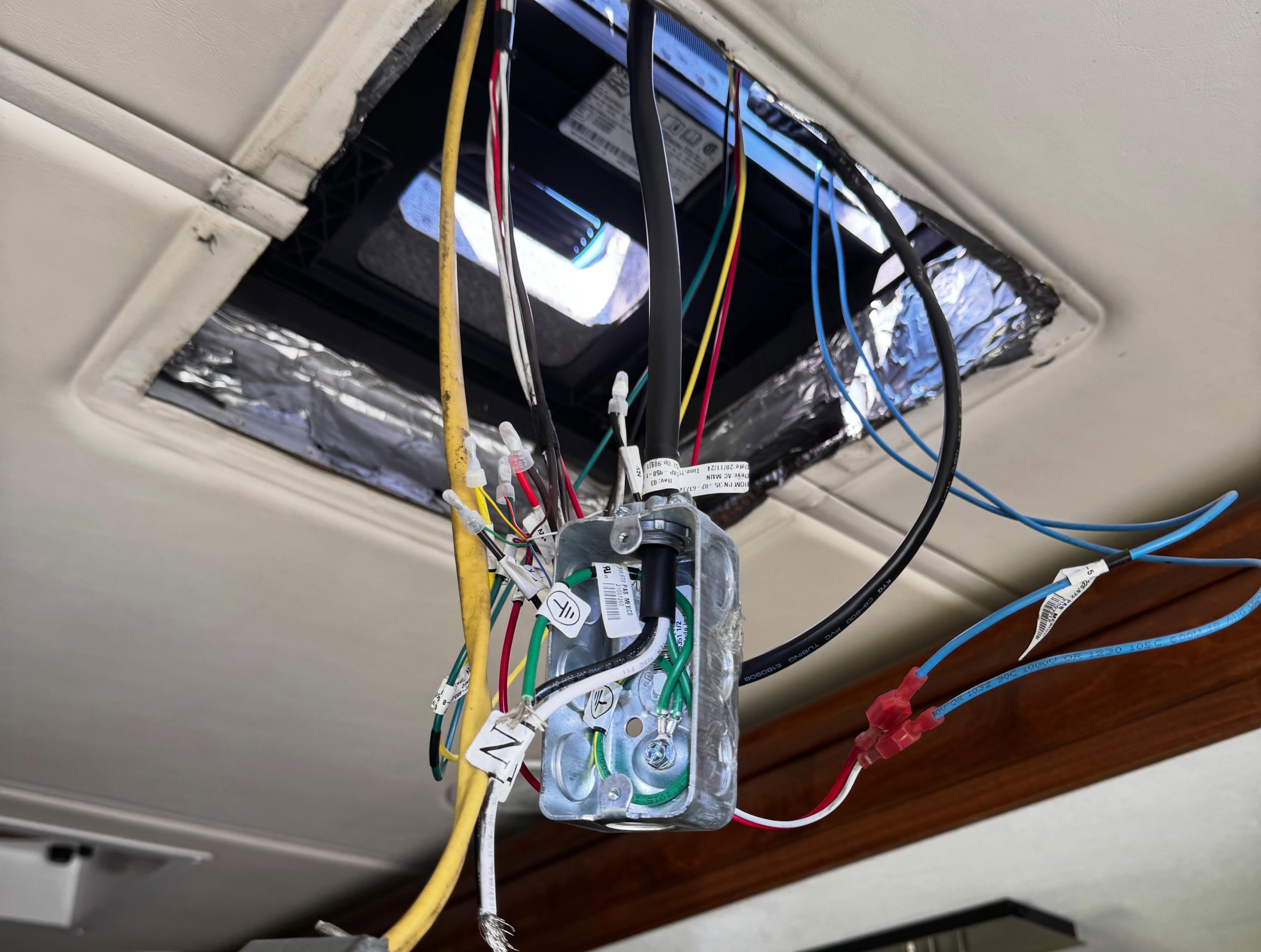 Air conditioner repair photo 6 on Motorhome in Jonesborough, Tennessee