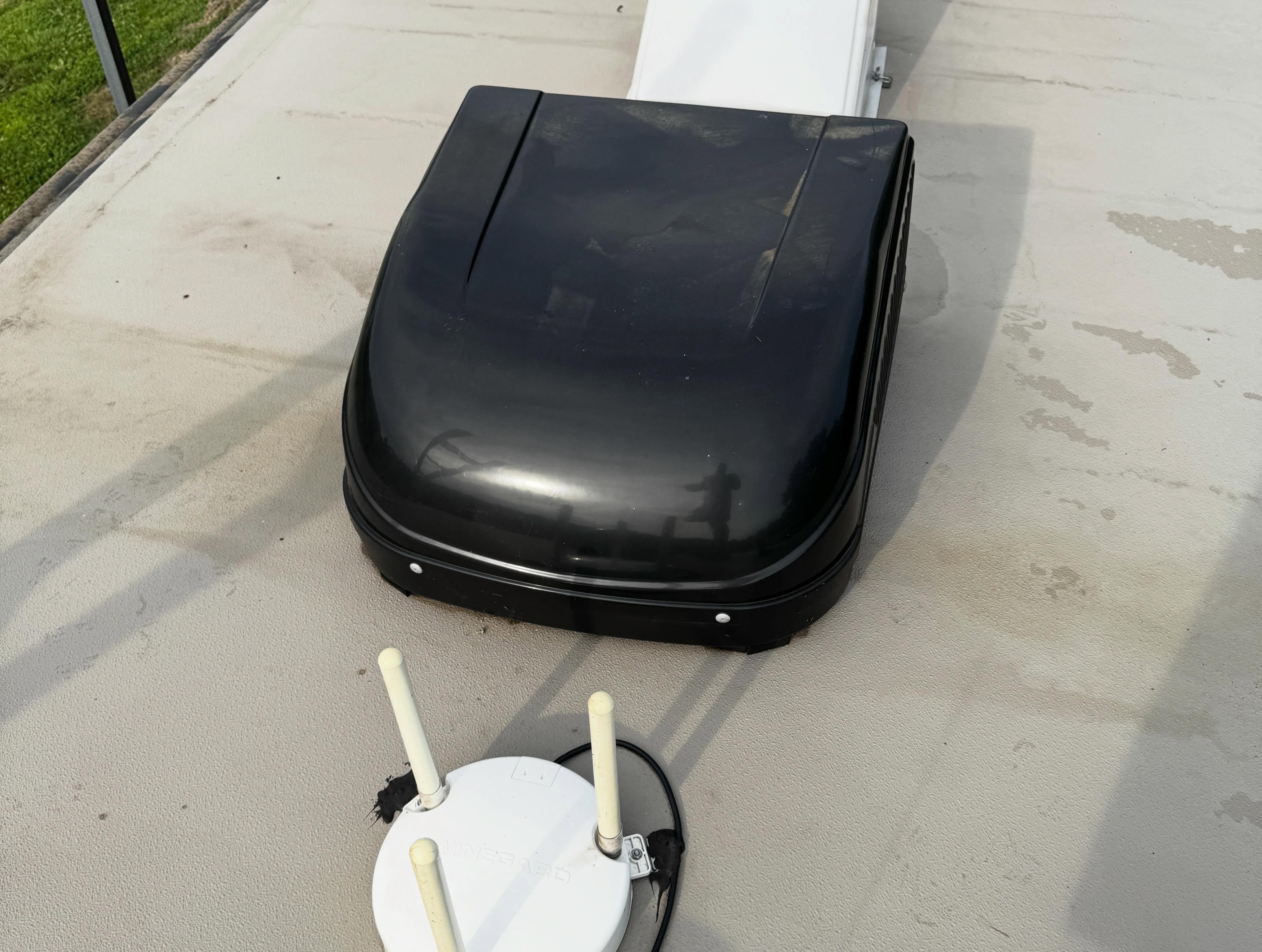 Air conditioner repair photo 2 on Motorhome in Jonesborough, Tennessee