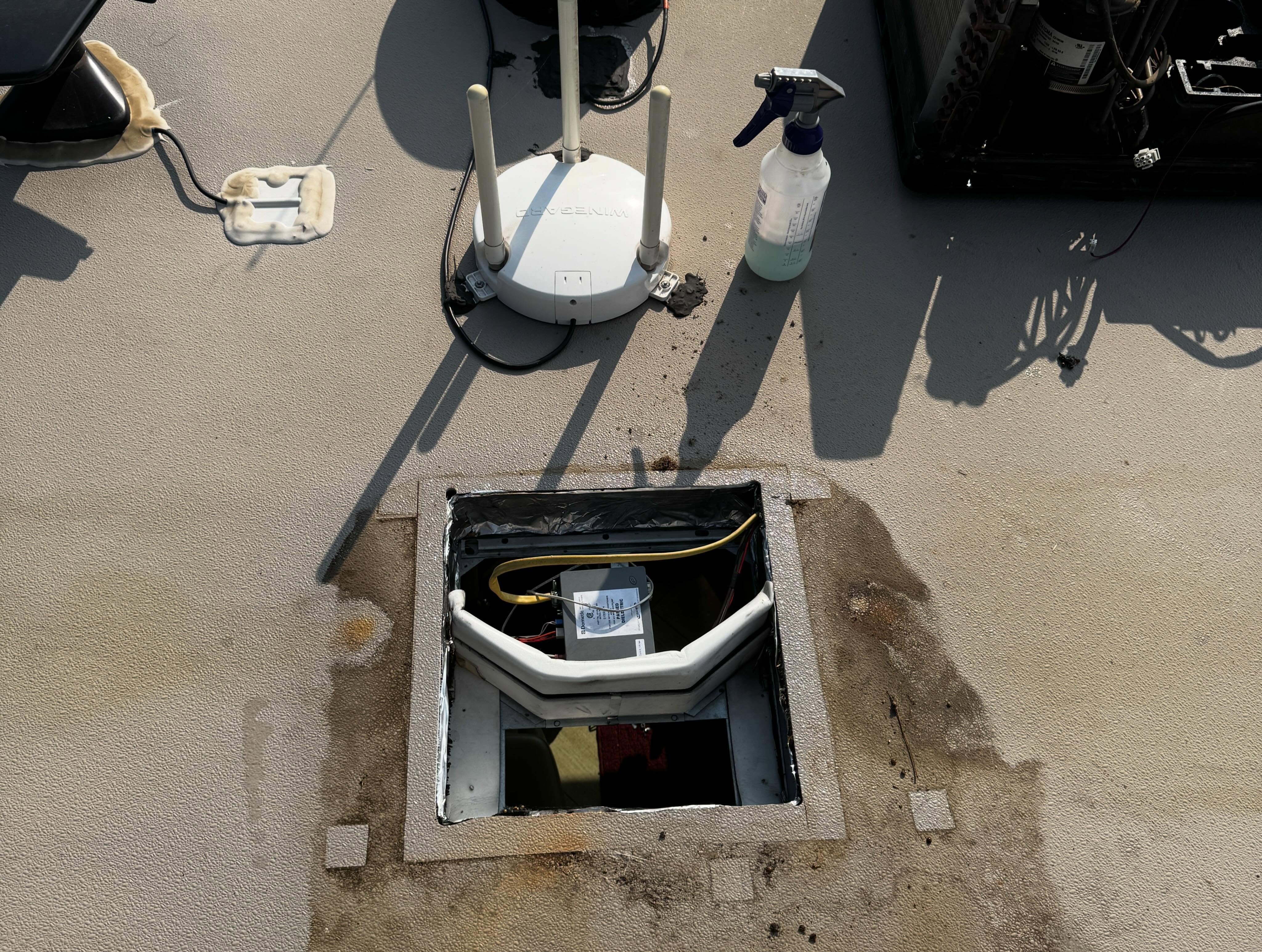 Air conditioner repair photo 3 on Motorhome in Jonesborough, Tennessee
