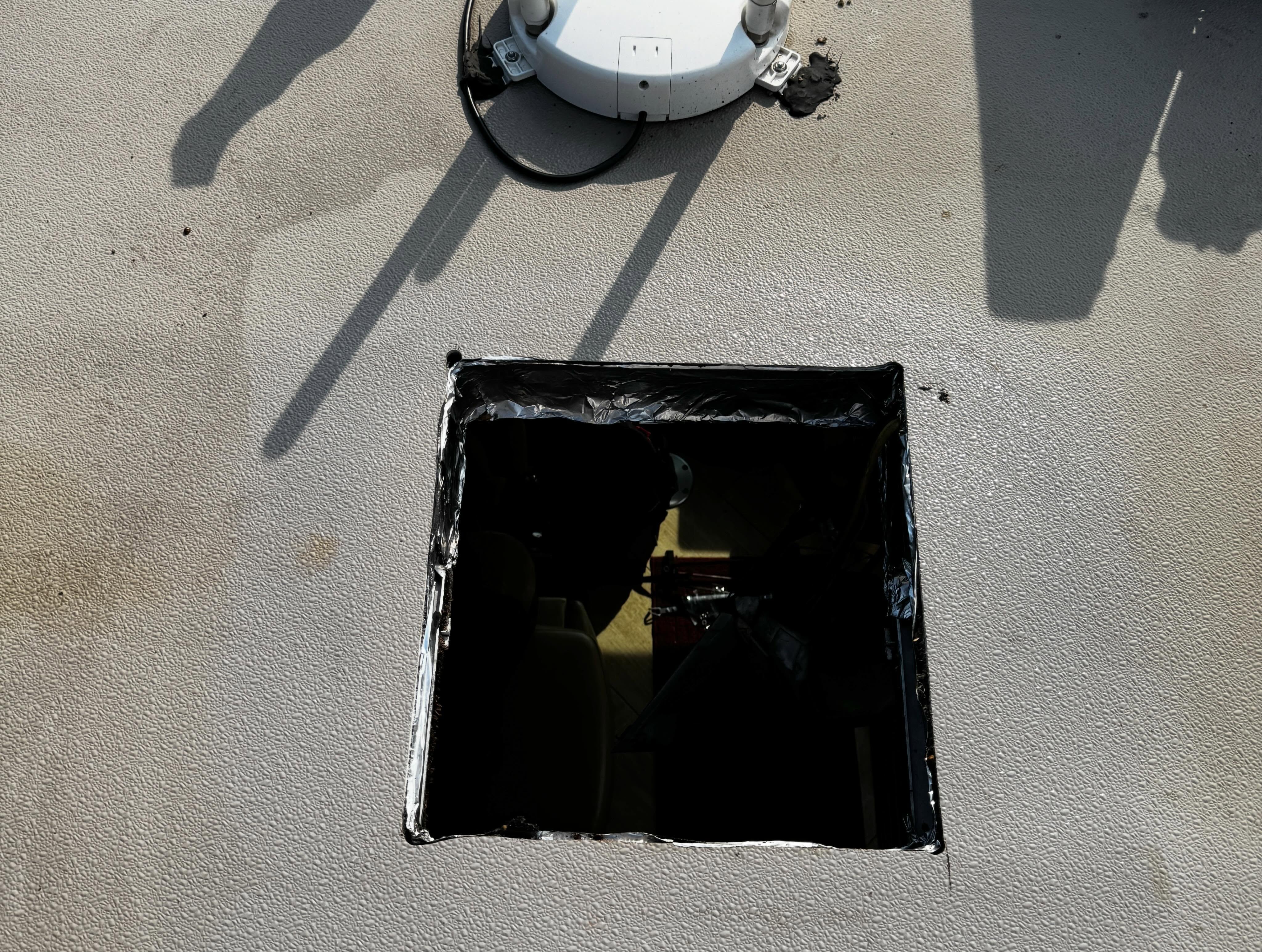 Air conditioner repair photo 5 on Motorhome in Jonesborough, Tennessee