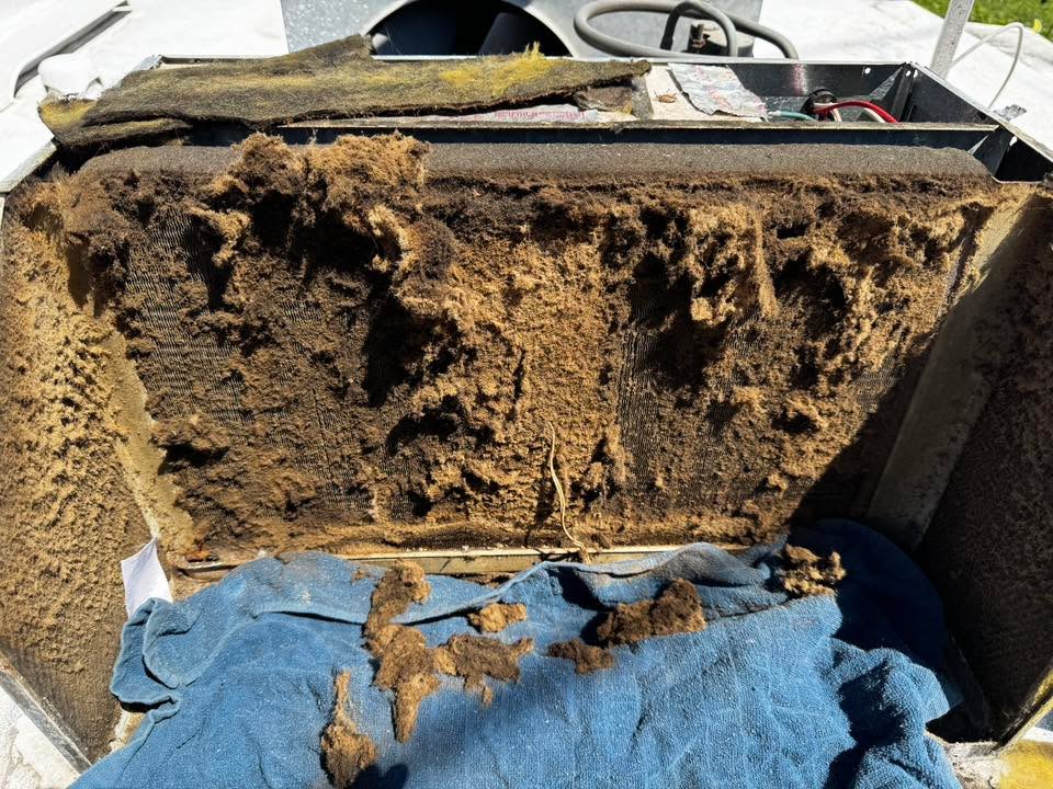 Air conditioner repair photo 2 on RV in Bristol, Tennessee